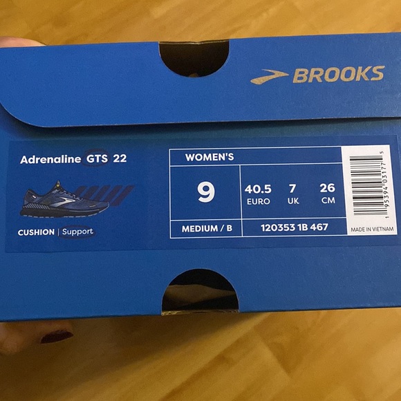 Brooks running shoes - Picture 3 of 5